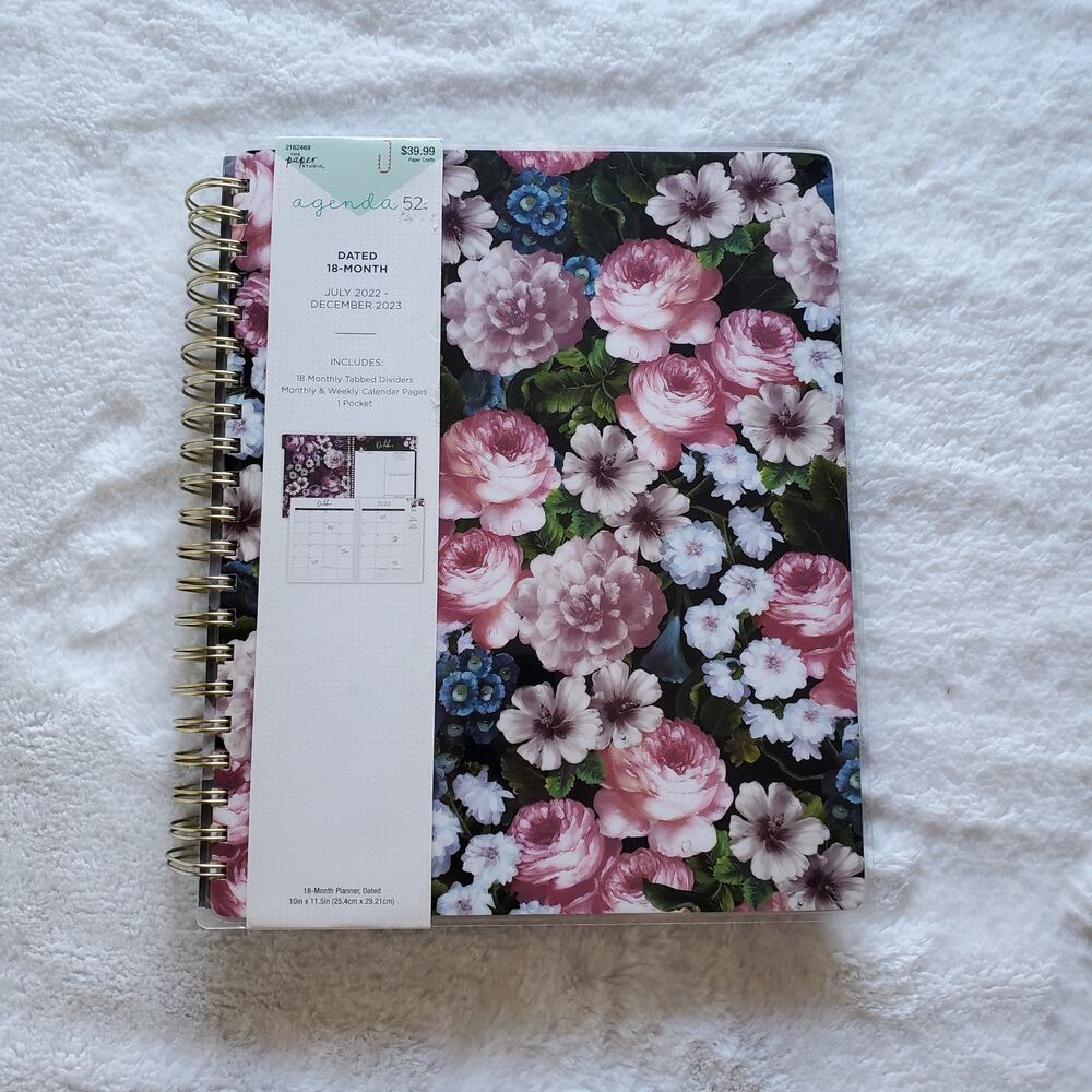 The Paper Studio Agenda 52 18 Month Planner Dated 2022-2023